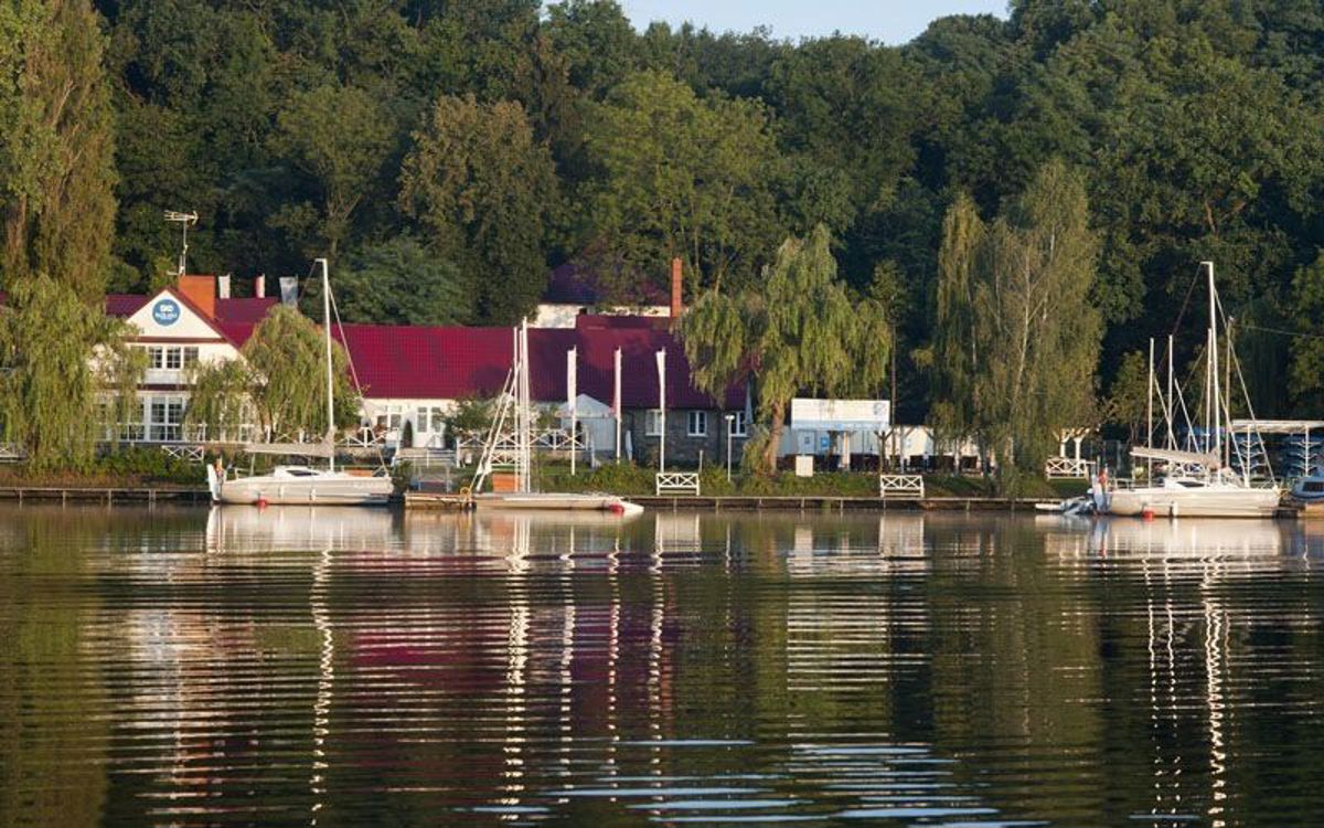 nad jeziorem, restauracja na wesele